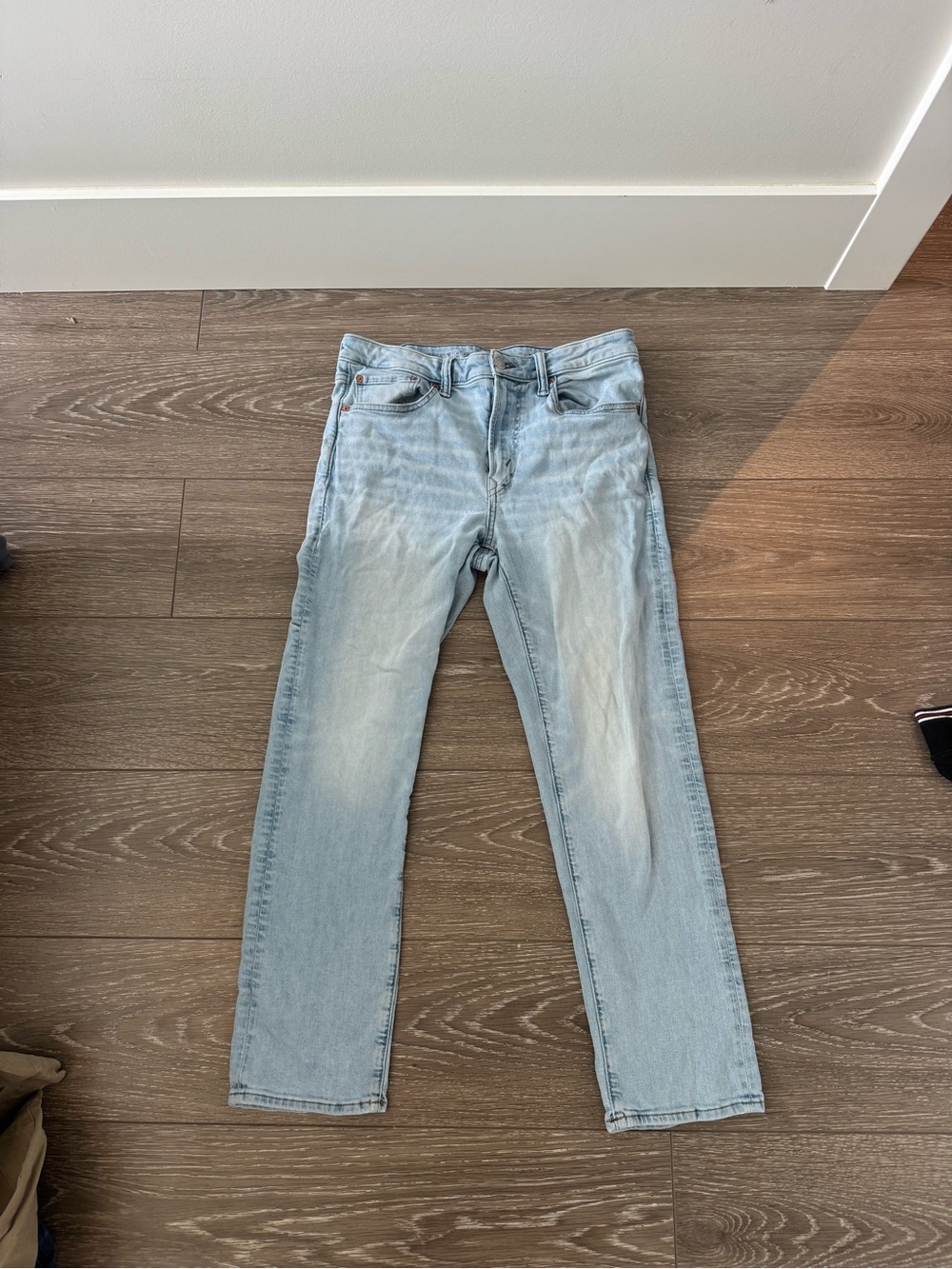 Men's Light Wash Jeans - Comfortable Everyday Denim